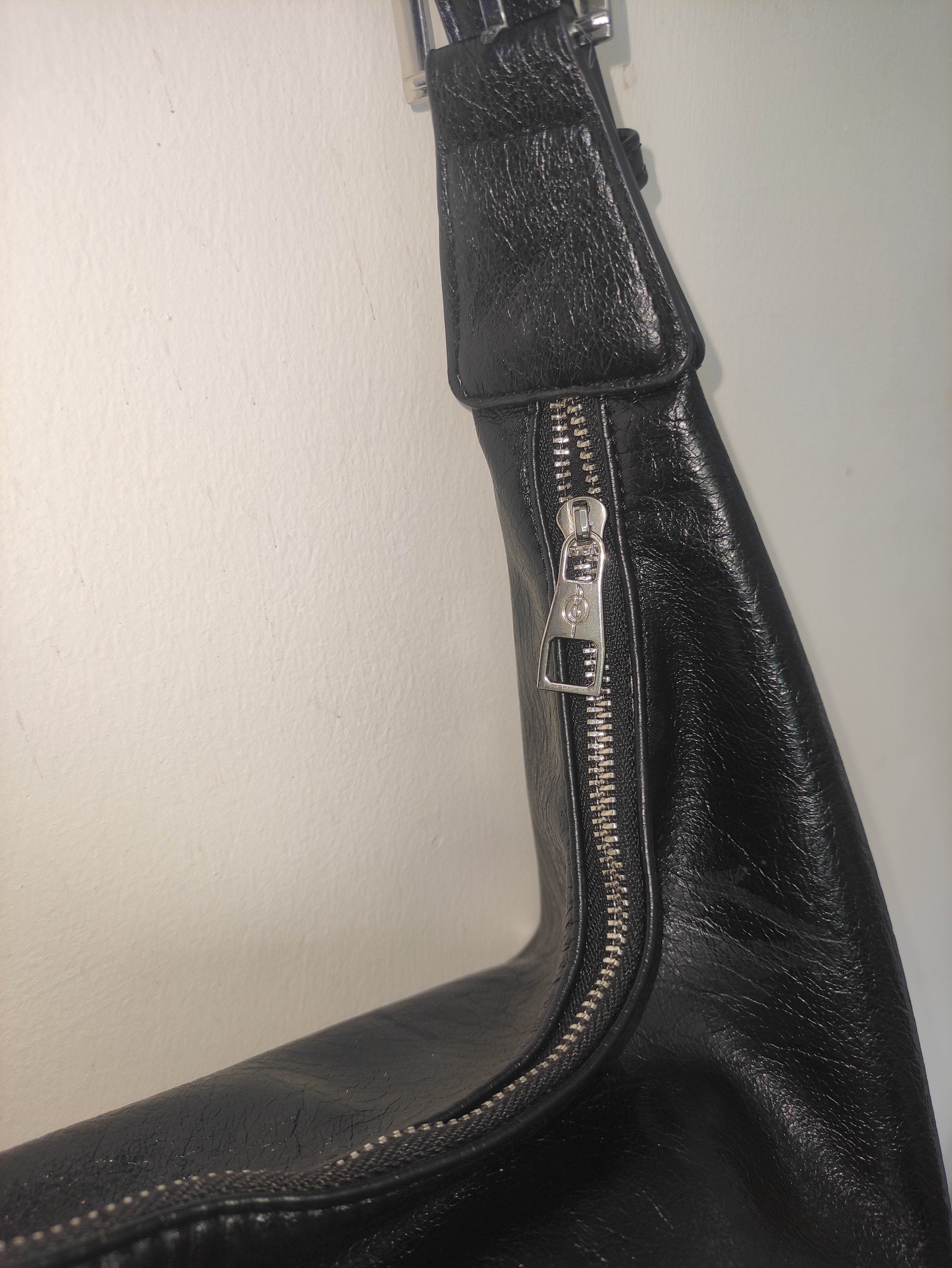 Soft Curve Shoulder