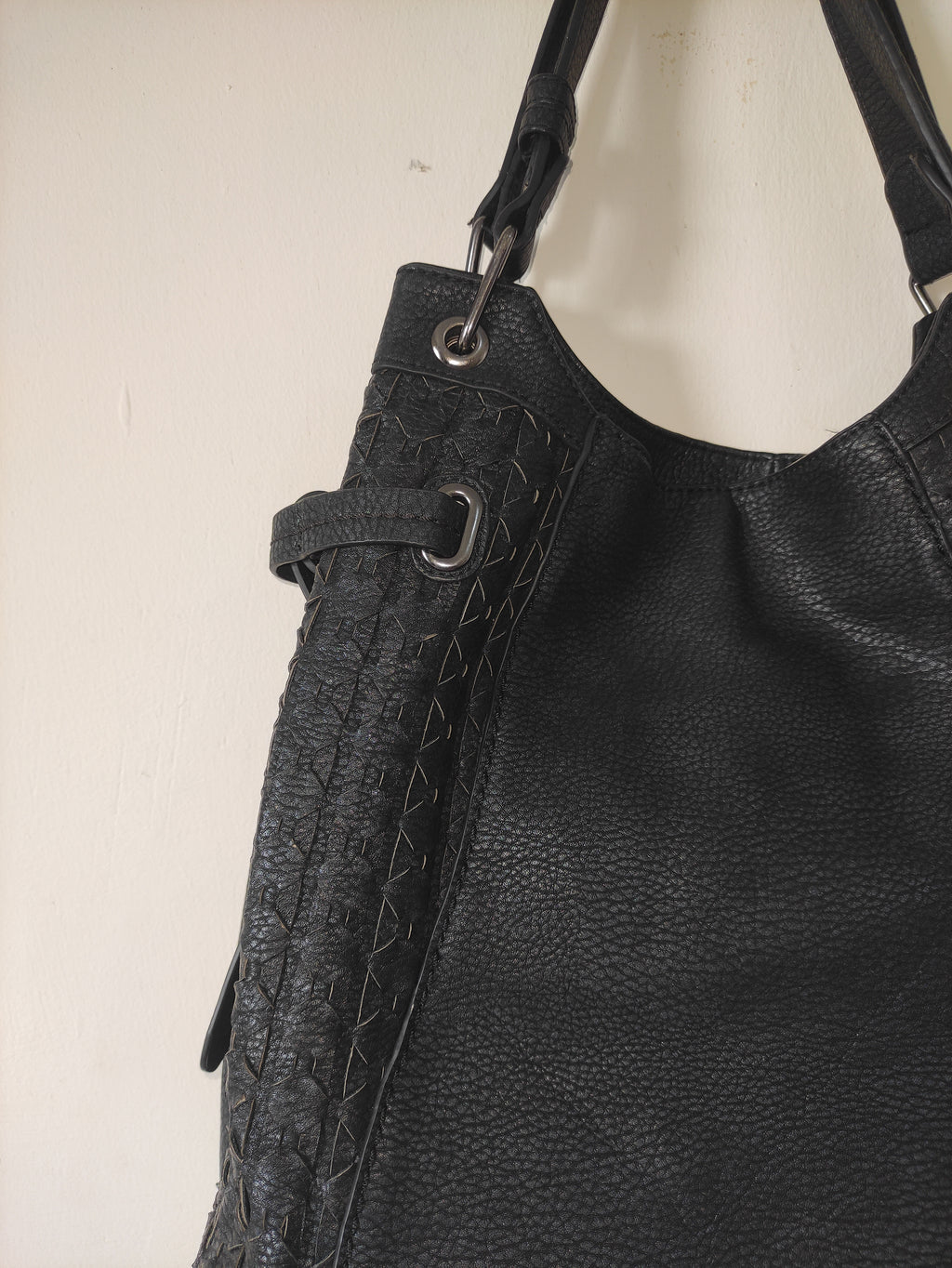 Elegant Structured  Shoulder Bag