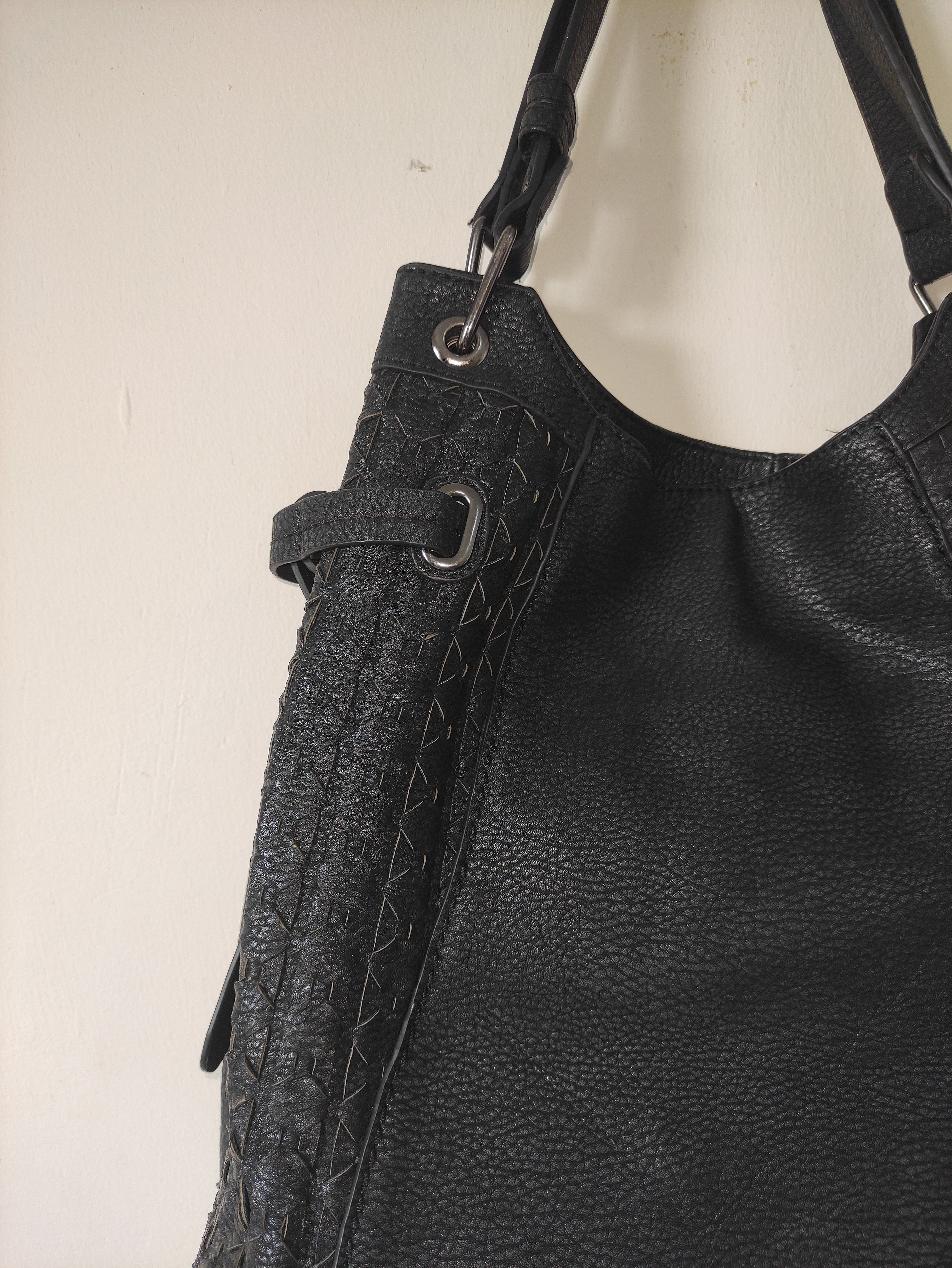 Elegant Structured  Shoulder Bag