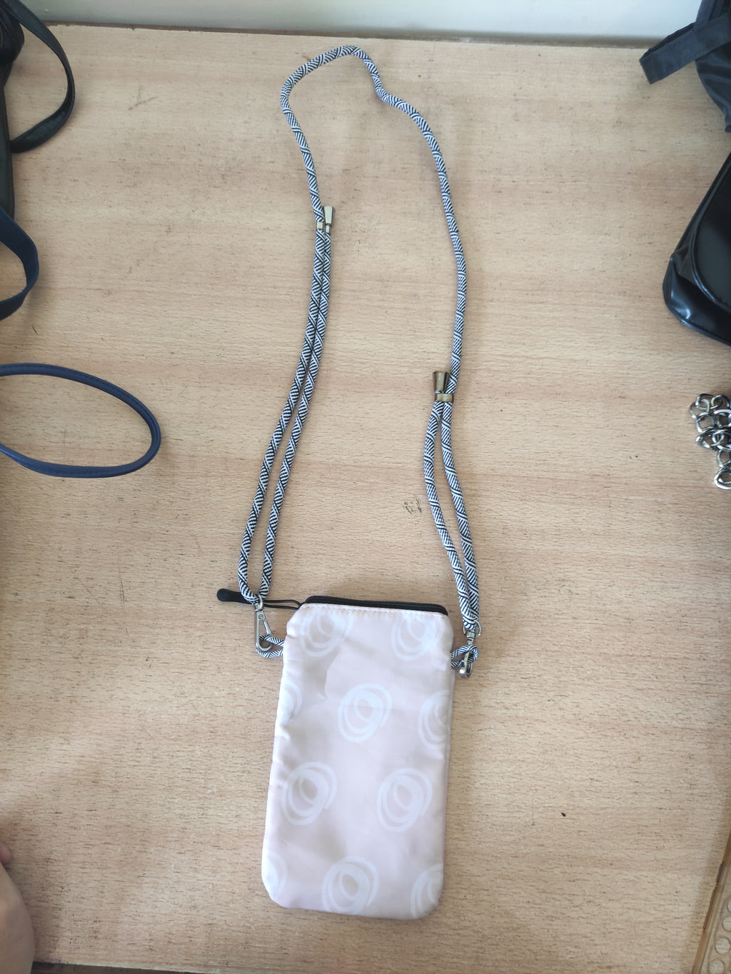 Lightweight Patterned Cellphone Bag.
