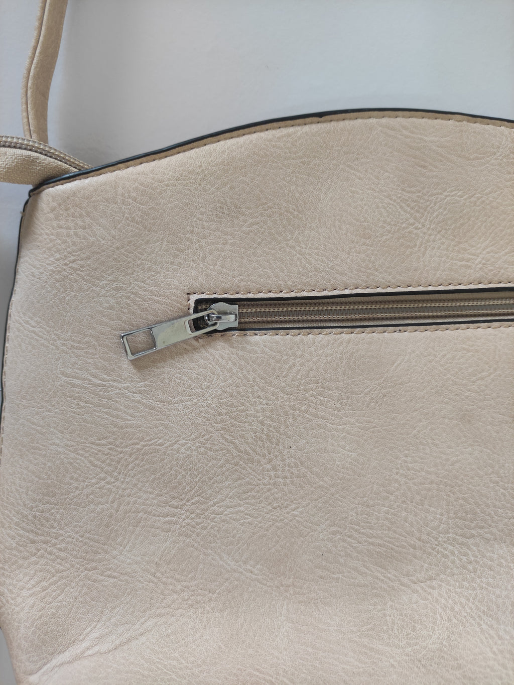 Francis Beige Crossbody