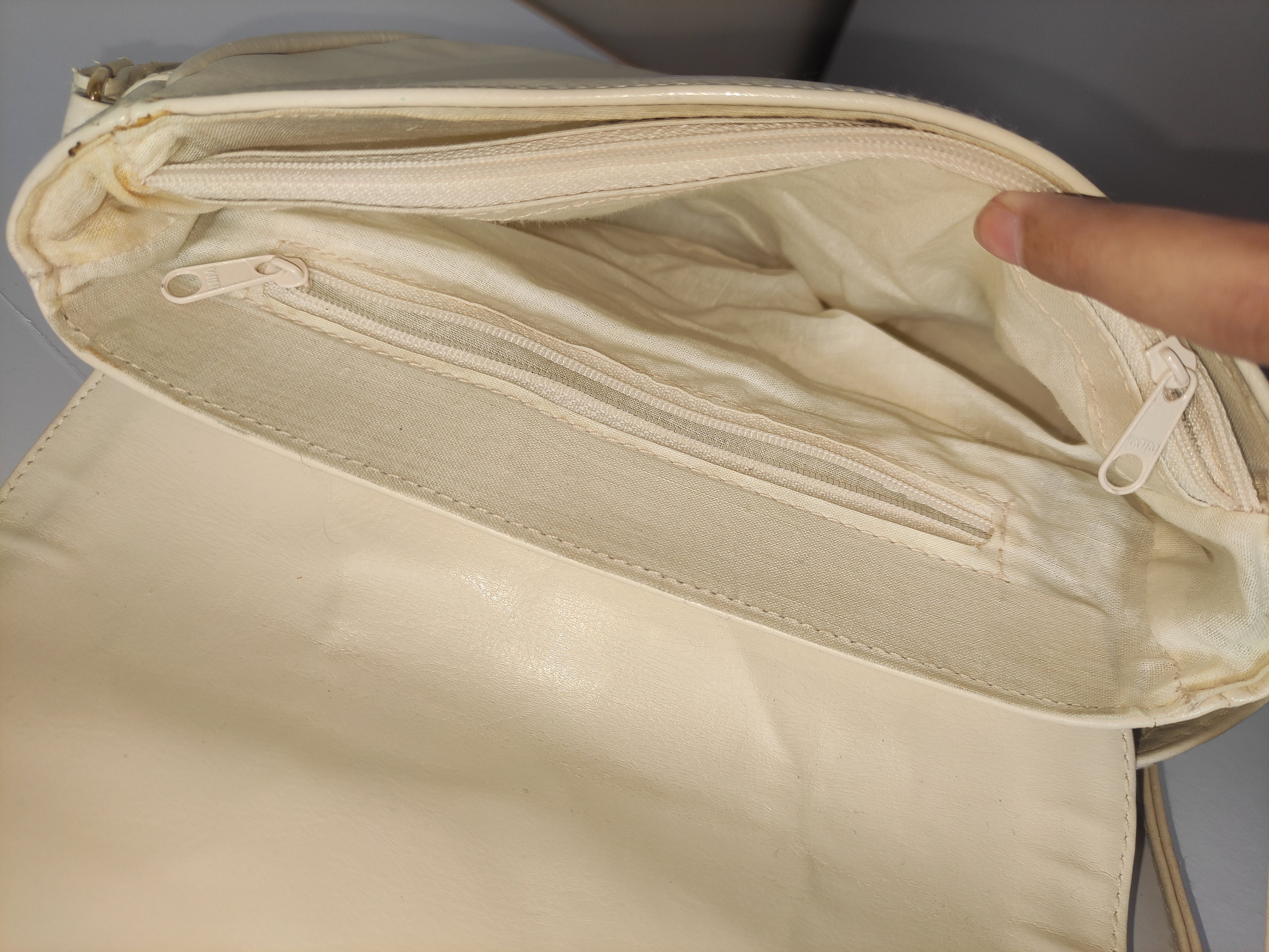Vintage Cream Bag